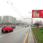 Варшавское  шоссе, дом 127    РайффайзенБанк, ГазпромБанк, ресторан «Макдоналдс», ТЦ  «Южный», салон «Мерседес, Смарт, Уаз, Пежо, Ситроен,  Митсубиси, БМВ, Лэнд Ровер», автомойка, Спортмастер, АЗС ТНК, Лукойл, билборд 6х3, Статика, сторона A