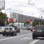 Варшавское  шоссе, дом 95, после пересечения с улицей Дорожная ТРИВИЖН    ТЦ «Ритейл-Парк», OBI — товары для сада и дома, Metro Cash &  Carry, ТК «Аэробус — Детский центр», «Спортмастер», МЦ  Медэп, автомагазины «Ось-К», «ТК Аутотайле», автосервис  «Мво торгово-Сервисный центр», «Авто-Рус», автосалоны  «Ритм Авто Москва», » Volvo- Musa Motors», Фк Физкульт, билборд 6х3, Призмавижн, сторона B