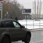 Вешняковская  улица, дом 41, станция метро «Выхино»    Торговый комплекс «Вешняковский пассаж», ресторан  «Макдональдс», гимназия 1404, Дом мебели «Вешняки»,  перехватывающая парковка у станции метро «Выхино», супермаркет  «Перекресток», магазин «Детский Мир», билборд 6х3, Статика, сторона B