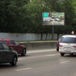 Волгоградский  проспект, дом 156, после пересечения с улицей Академика Скрябина    «Седьмой континент», «Молодечномебель ТД «, «Кухни  анонс», «Профиль Шинный центр»,»Авториф»,  «Авто-Лига», «Kuzoff.ru-кузовной супермаркет», автосервис  «АвтоТотемм», «Панин Авто», «ТЦ Japauto»,  «Техцентр волгоградский», автосалоны «Cars-City»,  «Диомарис», «Автопрогресс», «Москомприватбанк»,  Спорткомплекс спортИнвестЦентр, Московский институт Физической Культуры и  Спорта, Институт экономики и культуры (ИЭиК), Ветеринарный центр Московской  Ветеринарной Академии, билборд 6х3, Статика, сторона B
