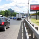 Волгоградский  проспект, дом 36, после пересечения с улицей Машиностроения    ТЦ «Москва», ТЦ «Клондайк», автосервис «АТЦ  ЖАК-М», «МИ-АВТО — АТЦ Mitsubishi», автосалон «Автоцентр  на Волгоградке», «Автофрамос» — совместное предприятие компании Renault, билборд 6х3, Скроллер, сторона A