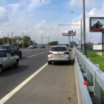 Волгоградский  проспект, пересечение с Люблинской улицей    станция метро «Текстильщики», магазин женской одежды  «KRISTY», парикмахерская, Райфайзенбанк, аптека, салон связи  «Связной», магазин «Продукты», билборд 6х3, Скроллер, сторона A