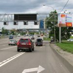 Дмитровское  шоссе, дом 116, съезд с моста    ТЦ «Мосмарт», ТЦ «Рио», «Лазурит Фирменный салон  Мебели», салоны красоты «Valeristyle», «Бьюти»,  автомагазины «Дебют-Авто», «моторные масла Motul»,  «Алена ойл», «Ай-Эм-Джи — автохимия»,  «автокосметика», автосалоны «Атлант-М на Дмитровке»,  «Автоломбард на Дмитровке», «Роза ветров», Отель Holiday  Inn Moscow Vinogradovo ****, билборд 6х3, Статика, сторона A