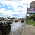 Дмитровское  шоссе, дом 19, корпус 1    станция метро «Тимирязевская», ТЦ «Метромаркет»,  Альфабанк, ВТБ 24 банк, супермаркет «ВкусВилл», парфюмерный магазин  «Л’Этуаль», банк Русский стандарт, ортопедический салон, салон  красоты «Лилу», алкомаркет, кафе «КофеХаус», аптека  «Ригла», магазин «Читай-город», почта России, салон связи  МТС, кафе «Беседка»,  магазин  «Стильные Кухни», стоматология, АЗС «Газпромнефть», билборд 6х3, Статика, сторона A